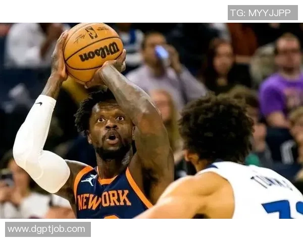 兰德尔30分钟高效砍26分9板5助3失误带队表现出色三分命中率高达50%